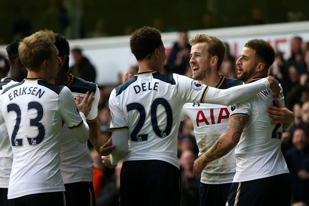 环足奖年度最佳总监候选：坎波斯、爱德华兹&理查德-休斯在列（坎波斯、爱德华兹与理查德-休斯入围环足奖年度最佳总监）