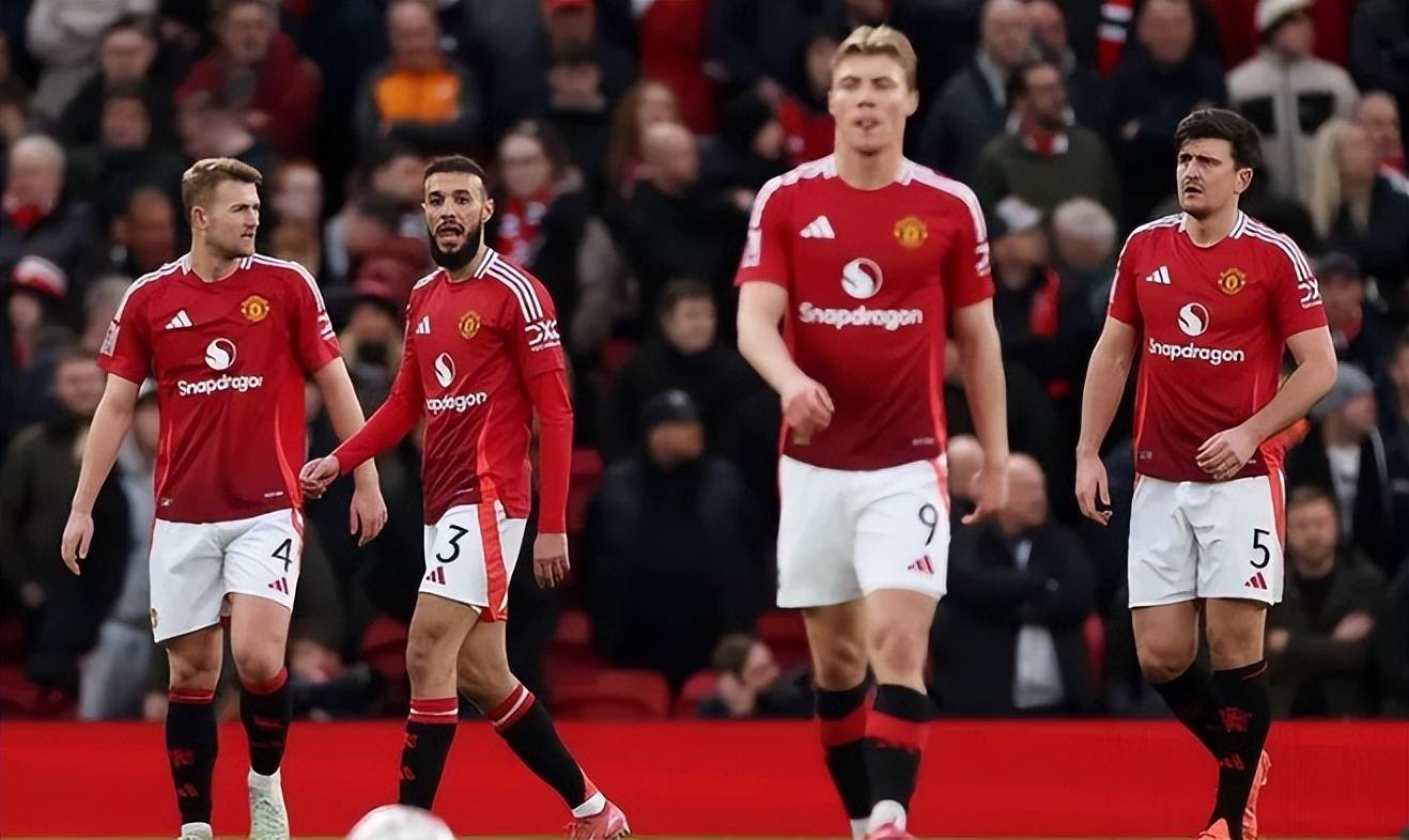 另一个半球的思念，奥斯卡晒出在家观看海港亚冠比赛照片（远隔重洋心系海港，奥斯卡晒在家观战亚冠照）