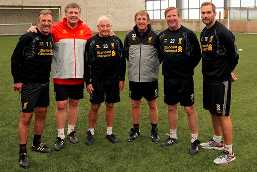 “这说不通”！世界杯抽签仪式上，特朗普提议给美式橄榄球改名（世界杯抽签现场，特朗普建议美式橄榄球更名：这不合理）