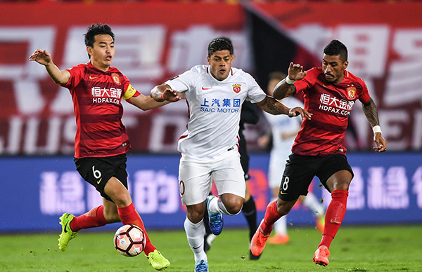 皮克福德：想参加摩托车越野赛；为英格兰举起奖杯是头等大事（皮克福德憧憬参加摩托越野赛，但为英格兰捧杯仍是首要目标）