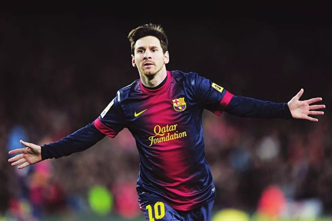 无萨拉赫！利物浦晒对阵布莱顿海报：范戴克等5人出镜（萨拉赫缺席！利物浦发布战布莱顿海报：范戴克等5人亮相）