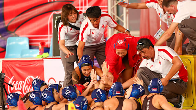 奥尔莫vs阿拉维斯全场数据：梅开二度+5次关键传球，获评9.5分（奥尔莫战阿拉维斯统治级发挥：梅开二度+5次关键传球，评分9.5）