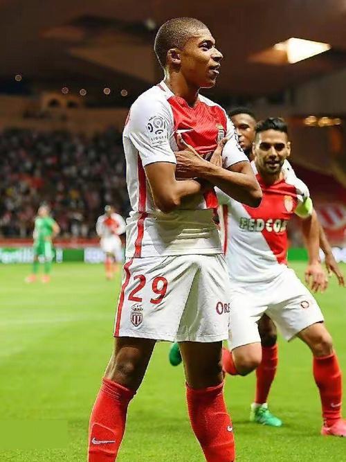 里奇：每场比赛都会有判罚争议，但评判这个不是我们该做的事（里奇：判罚争议难免，这不该由我们来评判）