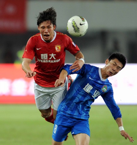 米体：专家无法找到邓弗里斯脚踝疼痛原因，检查并未发现损伤（米体：邓弗里斯脚踝疼痛原因成谜，检查未见损伤）