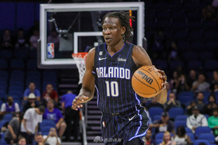 北控92-86险胜宁波晋级8强，廖三宁16分7助，佩里19+11（北控92-86力克宁波闯入八强，廖三宁16分7助，佩里19分11篮板）