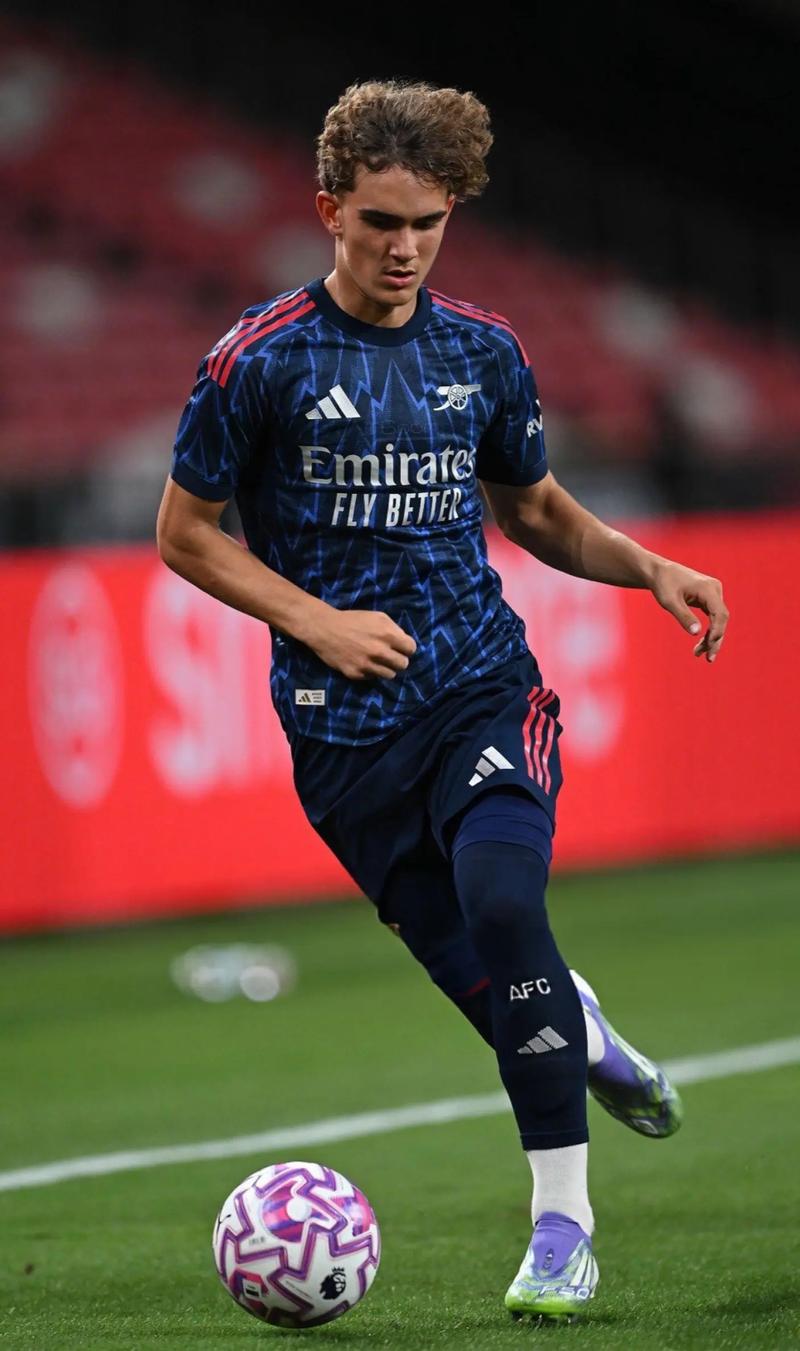 加布里埃尔本赛季中超6次首开纪录领跑海港，逼近奥斯卡纪录（加布里埃尔本季已6次先拔头筹居海港之首，逼近奥斯卡纪录）