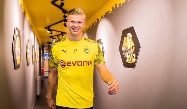 泰晤士报：明年世界杯VAR可能介入角球判罚（泰晤士报称：明年世界杯或将允许VAR参与角球判定）