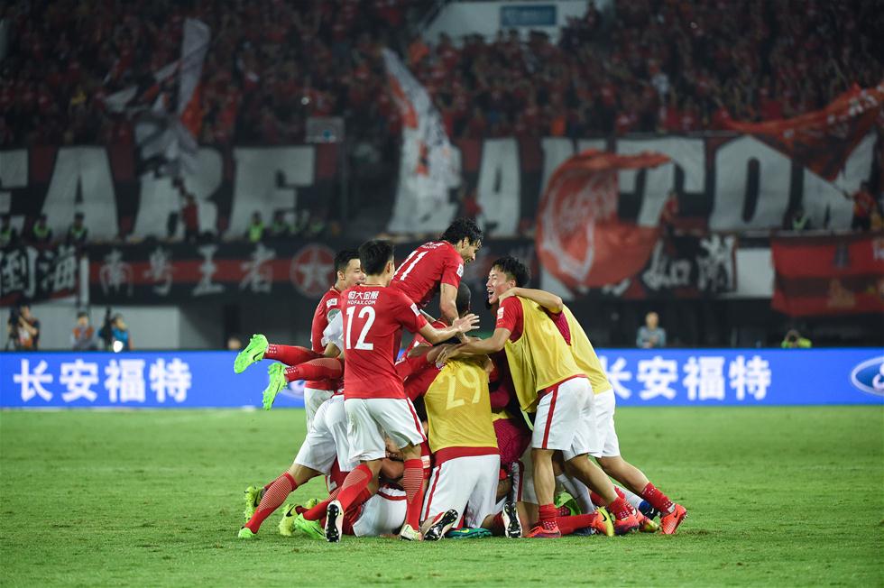 懂球帝2025年10月足坛MVP：姆巴佩蝉联！（懂球帝评选2025年10月足坛MVP，姆巴佩成功卫冕）