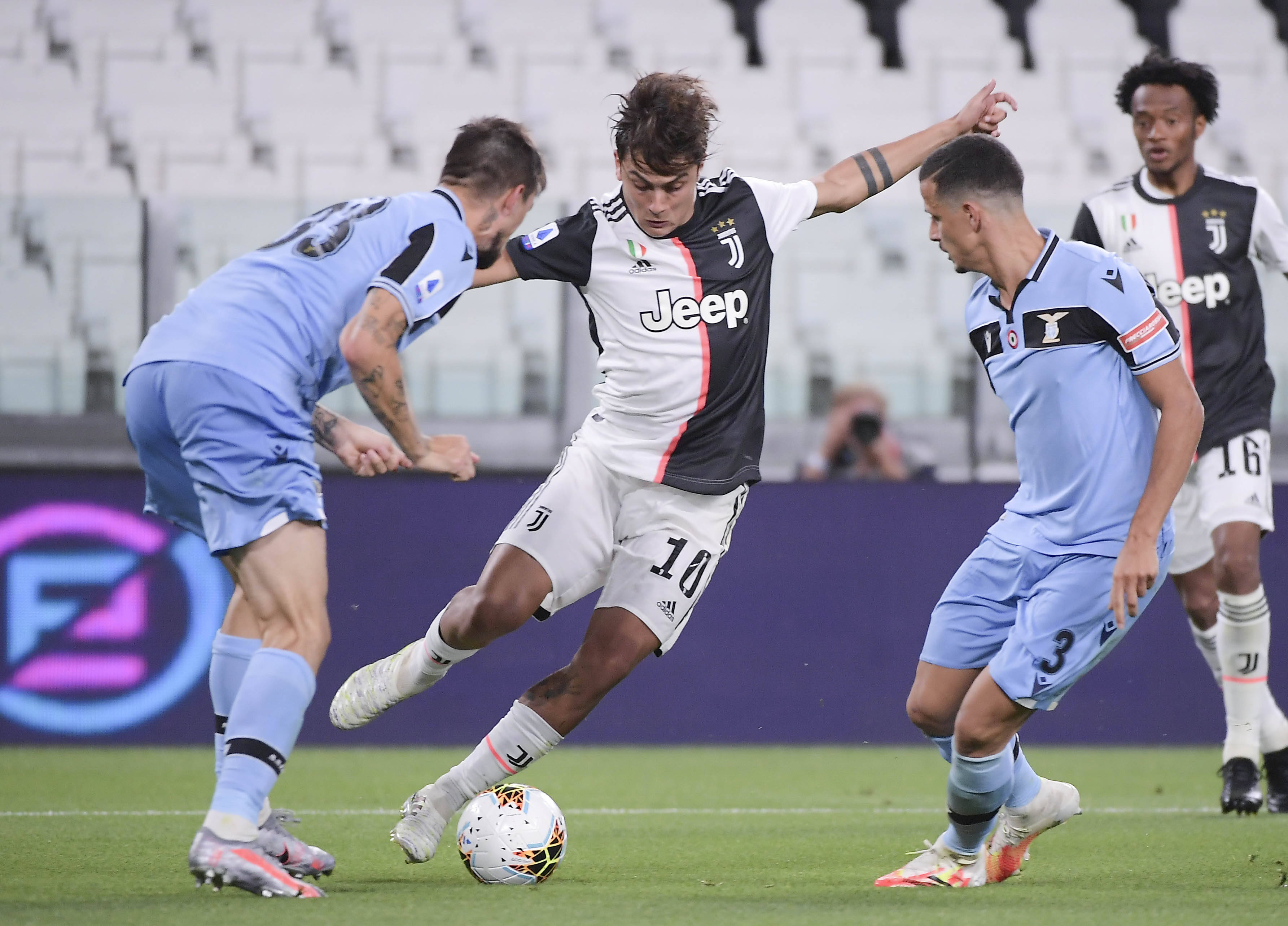 劫富济贫！利物浦欧冠力克马德里双雄 但输土超荷甲球队（利物浦欧冠能斩马德里双雄，却先后不敌土超与荷甲球队）