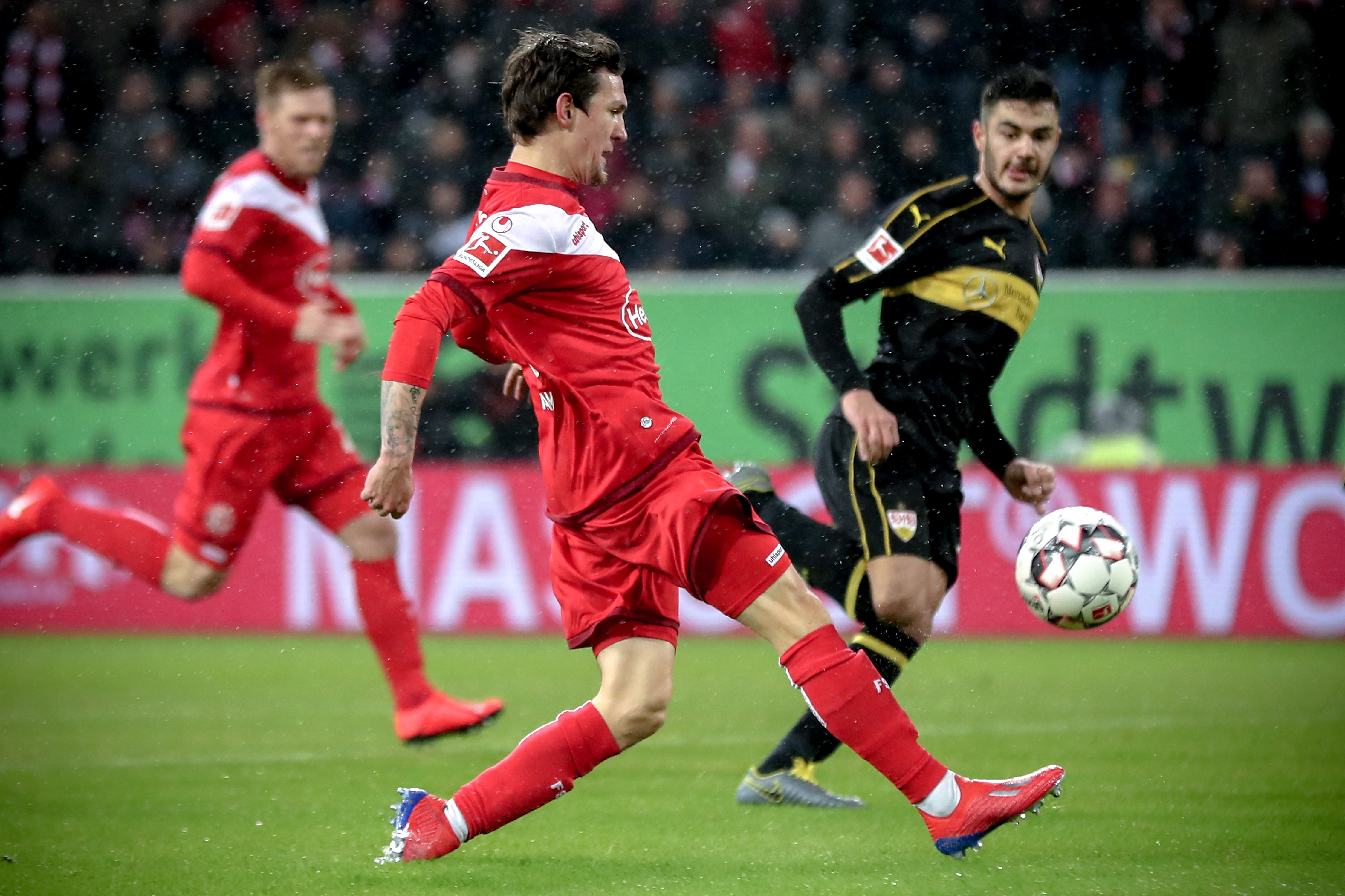 斯洛特：这点球在英超可能不会判；萨拉赫？今晚属于在场球员（斯洛特：这次点球英超未必判；萨拉赫？今晚只谈上场球员）