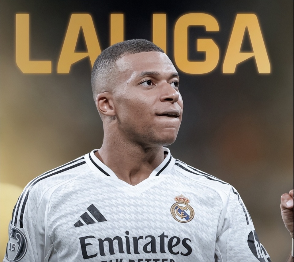 克罗斯评历史最佳11人：C罗左边锋，梅西前腰，马尔蒂尼入选（克罗斯评选史上最佳十一人：C罗踢左边锋、梅西任前腰，马尔蒂尼在列）