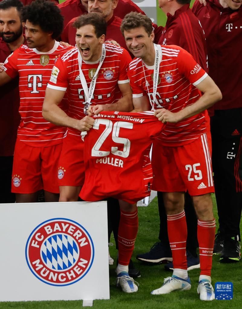 记者：埃贝尔明确表示，只有于帕离队拜仁才会签卢克巴（记者：埃贝尔强调，仅当于帕离队，拜仁才会签下卢克巴）