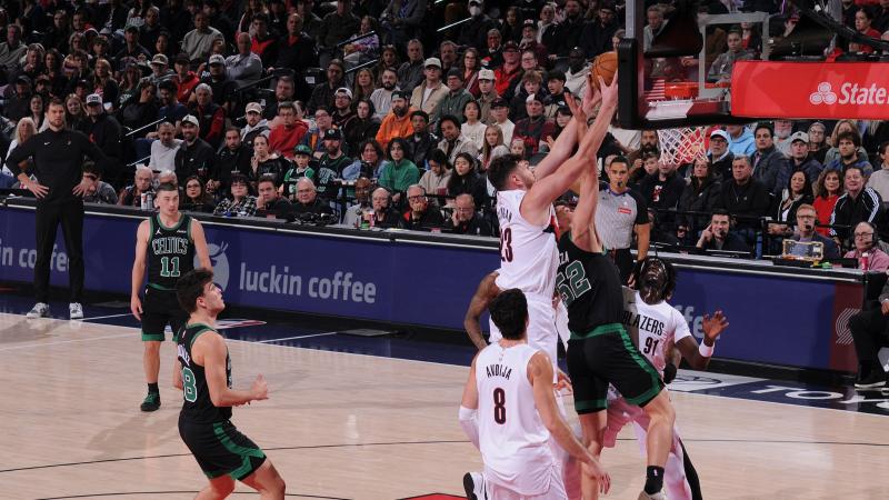 多库对战列支敦士登全场数据：2射1传，10次过人7次成功（多库对阵列支敦士登全场表现：2次射门1次助攻，10次过人7次成功）