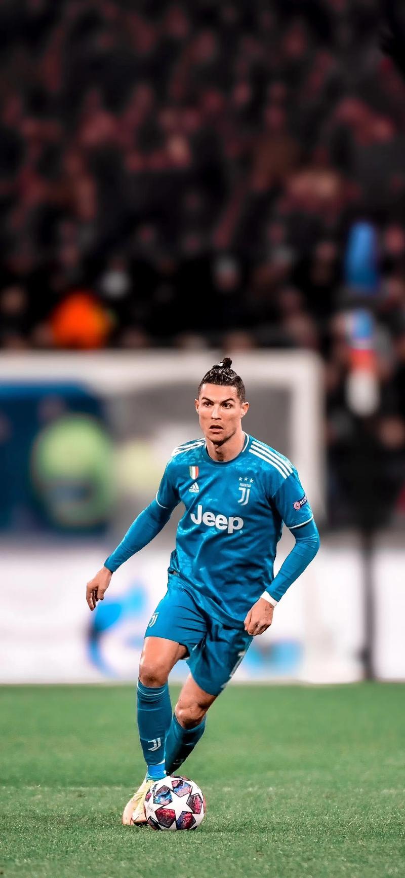 这些明星，两边死对头的球衣都有……（这些明星，把宿敌双方的球衣都集齐了）