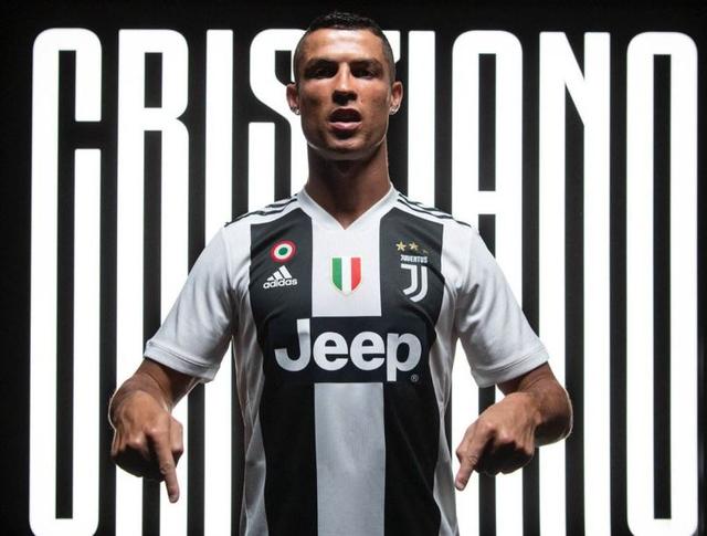 萨福诺夫成本世纪以来，首位在点球大战4次扑点的大巴黎门将（萨福诺夫创纪录，成巴黎本世纪首位在点球大战扑出4点球的门将）