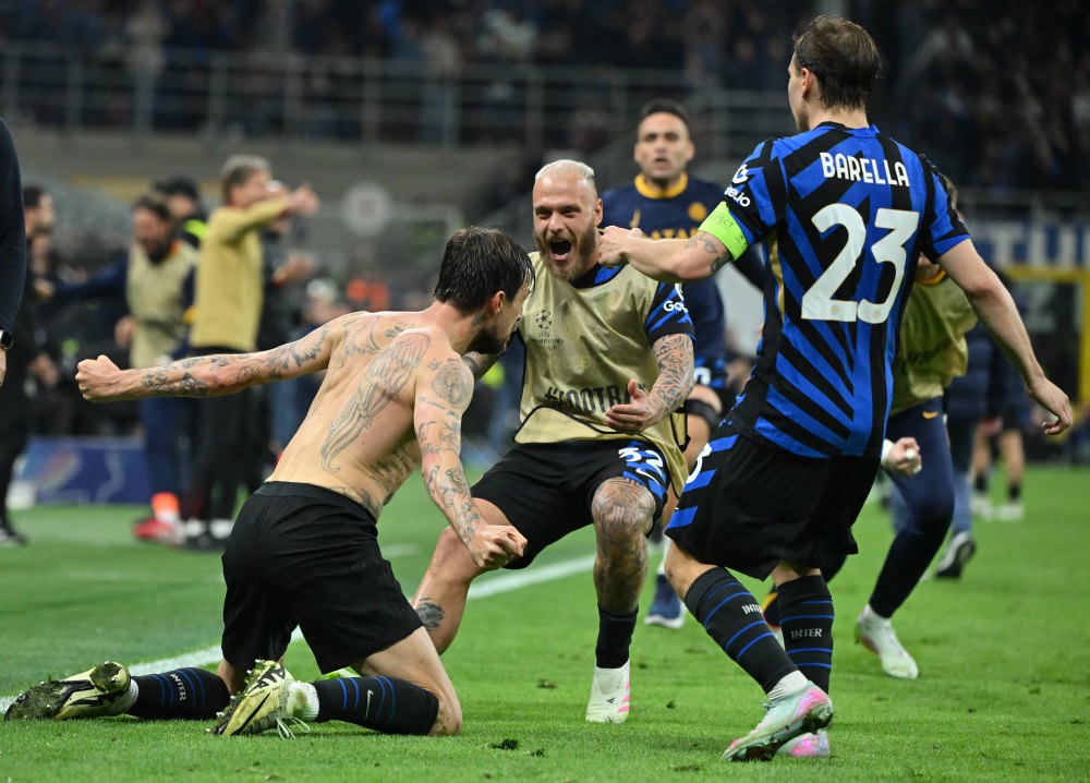 英超-攻击线哑火达洛特破门 曼联1-1西汉姆近5轮仅1胜（英超：曼联锋线低迷达洛特破门 1-1战平西汉姆 近5轮仅一胜）