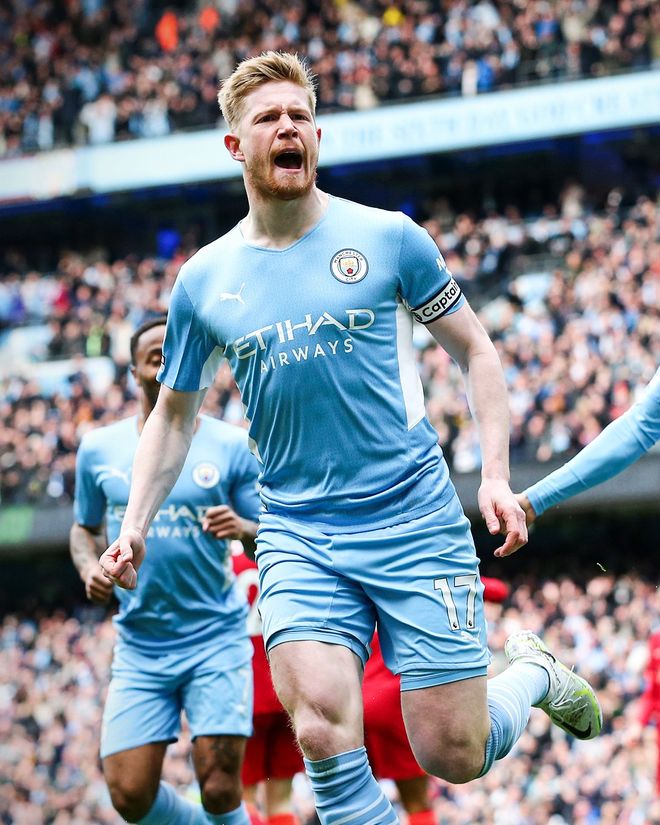 山东泰山选择韩鹏执教，凭借其责任感和团队精神，重燃球队斗志，提升士气，取得进步。